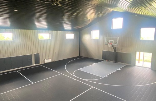 Martinsville Casa | Charming 2-bedroom Rec Center with basketball court in terrific Albany, MO.