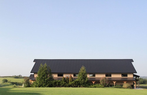 Martinsville Casa | Charming 2-bedroom Rec Center with basketball court in terrific Albany, MO.