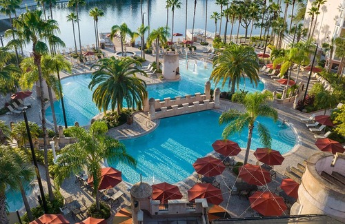 Williamsburg Complejo | Charming 2-bedroom resort in enchanting Orlando with fitness room, AC