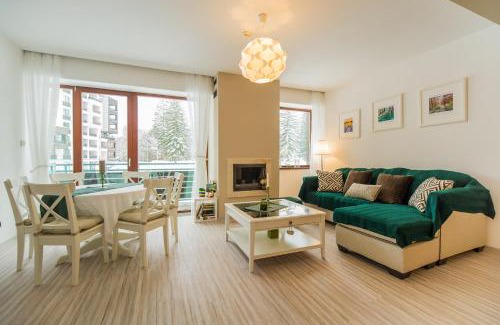 Poiana Brasov Apartamento | Charming 2-Bedroom, Silver Mountain, A Building