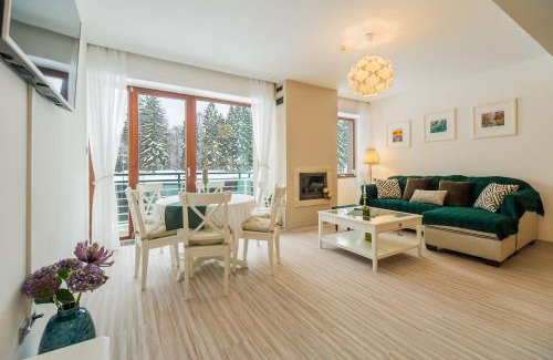 Poiana Brasov Apartamento | Charming 2-Bedroom, Silver Mountain, A Building
