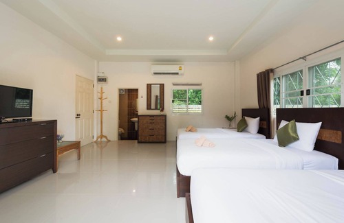 Sam Roi Yot Cama Y Desayuno | Charming 2-bedroom bed & breakfast in Sam Roi Yot with AC
