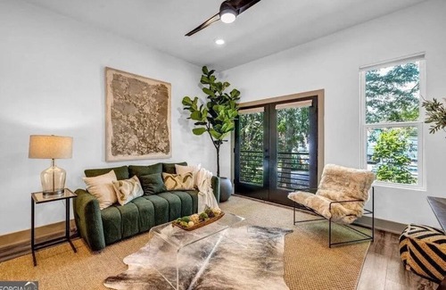East Atlanta Casa | Charming 2-bedroom townhome in Atlanta's top entertainment district