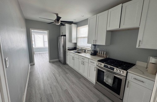 Chicago Lawn Casa | Charming 2-bedroom townhome in brilliant Chicago with WiFi, AC