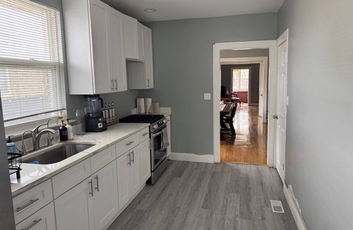 Chicago Lawn Casa | Charming 2-bedroom townhome in brilliant Chicago with WiFi, AC