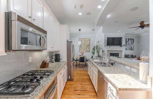 Washington Ave./ Memorial Park Casa | Charming 2-bedroom townhome with WiFi, AC in amazing Houston