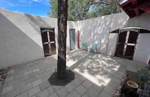 Nob Hill Casa | Charming 2-bedroom house in fabulous Nob Hill Albuquerque with WiFi, AC