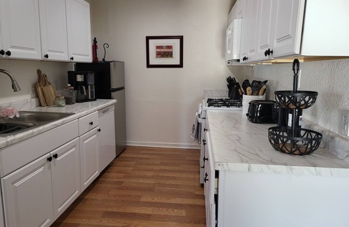 Apple Valley Apartamento | Charming 2-bedroom apartment in delightful Apple Valley with AC, WiFi
