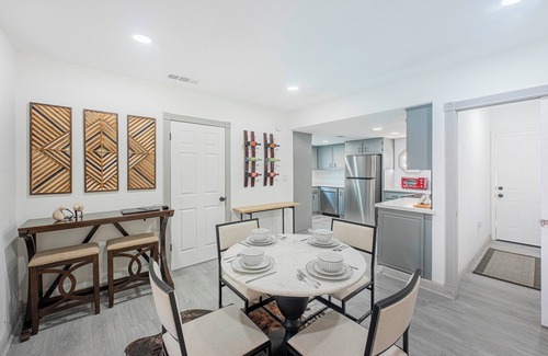 Riviera - Westchester Casa | Charming 2-bedroom House w/ AC near Downtown Bakersfield!