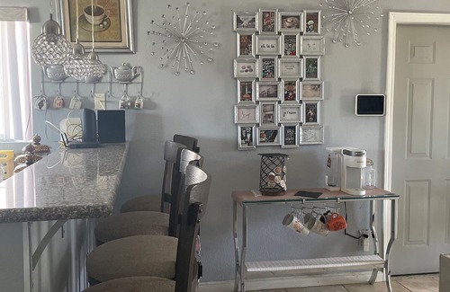Bakersfield Casa | Charming 2-bedroom house with WiFi, AC in Bakersfield