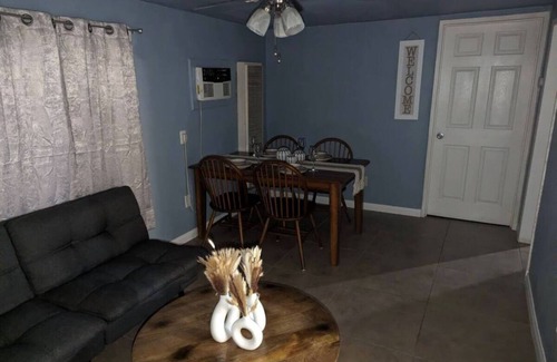 Oildale Apartamento | Charming 2-bedroom apartment in the heart of bakersfield