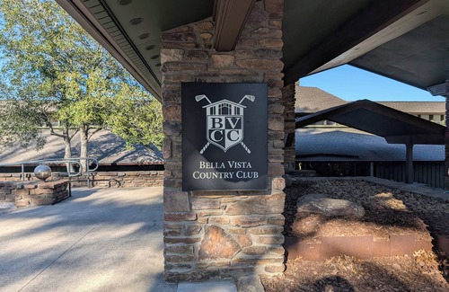 Bella Vista Casa | Charming 2-bedroom townhome in NWA, near golf, lakes, and biking/hiking trails