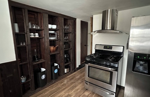 Breckenridge Casa | Charming 2-bedroom pet friendly house with hot tub and fire pit in Breckenridge