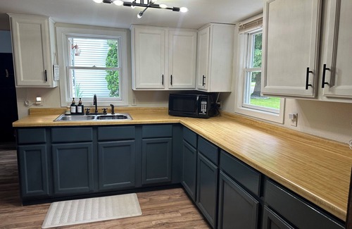 Breckenridge Casa | Charming 2-bedroom pet friendly house with hot tub and fire pit in Breckenridge