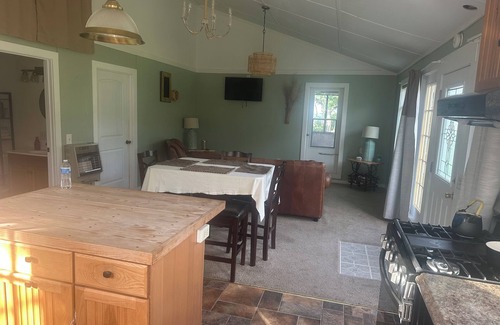 Hobucken Casa | Charming 2-bedroom house with private beach access in peaceful Cedar Island
