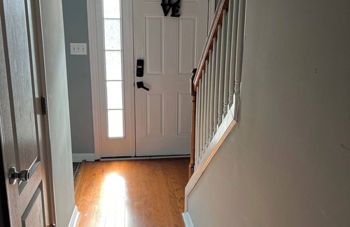 Riverdale Casa | Charming 2-bedroom townhome in College Park with AC, WiFi
