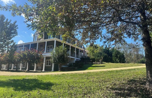 Charlottesville Apartamento | Charming 2-bedroom apartment near Charlottesville on 12 beautiful acres, WIFI