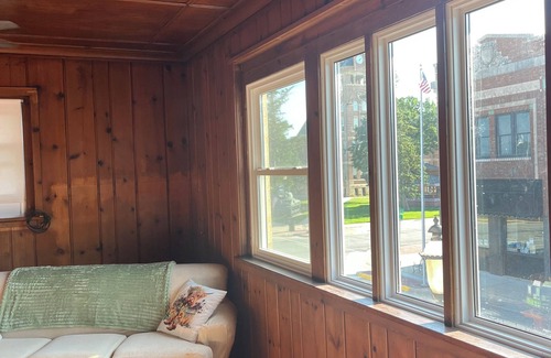 Forest City Apartamento | Charming 2-bedroom, 1-bath apartment just blocks from Waldorf University.