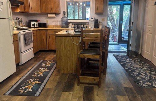 Hot Springs Casa | Charming 2+ Bedroom private home