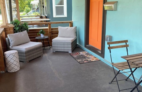 Kansas City Casa | Charming 2-bedroom house near Downtown Kansas City with fenced yard
