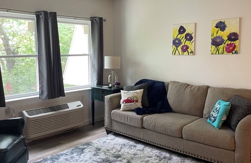 Marble Hill Apartamento | Charming 2-bedroom apartment in fabulous Marble Hill with AC