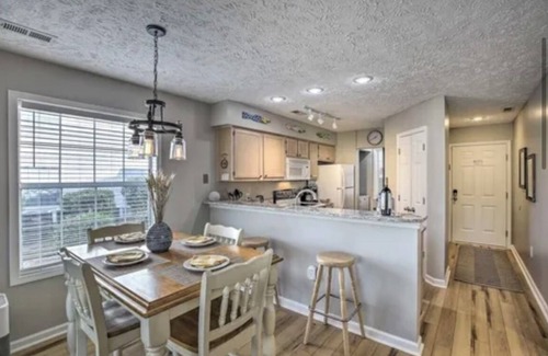 Carolina Forest Condominio | Charming 2-bedroom condo with AC and WiFi in fantastic Myrtle Beach neighborhood