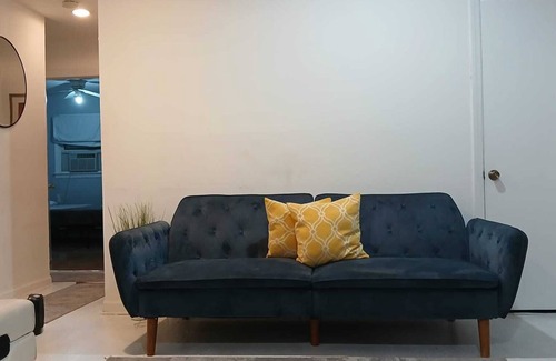 North Bergen Apartamento | Charming 2-bedroom apartment i close to NYC, sleeps 7, w wify, parking , kitchen