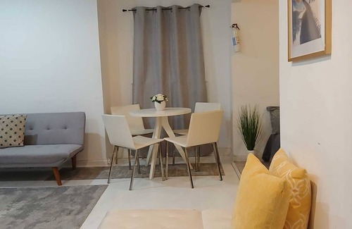 North Bergen Apartamento | Charming 2-bedroom apartment i close to NYC, sleeps 7, w wify, parking , kitchen