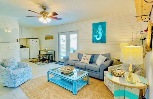 Panama City Condominio | Charming 2-bedroom house 3 minutes from Bay Beaches in lovely Panama City