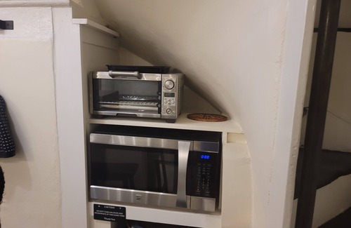 Washington Square West Casa | Charming 2-bedroom historic house in Philadelphia with WiFi and Parking