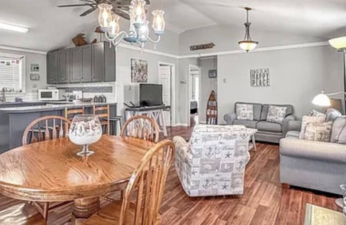 Port St. Joe Casa | Charming 2-bedroom house with WiFi and AC in tranquil Port St. Joe