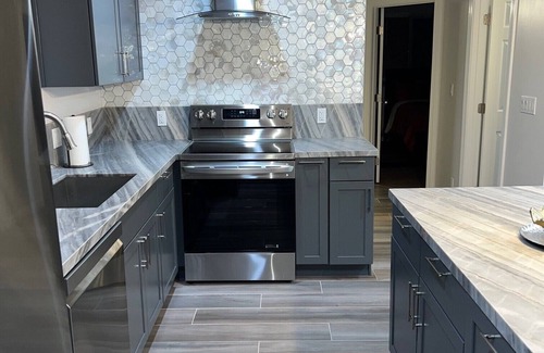 Lower Bal Casa | Charming 2-bedroom house in San Leandro with WiFi and AC