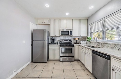 Bayou Shores Casa | Charming 2-bedroom townhome in St. Petersburg w/Dock and Free Kayaks