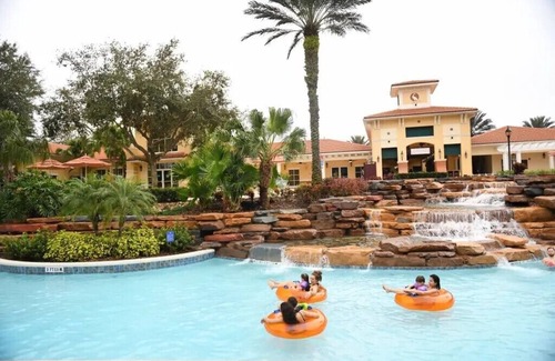 Historic Downtown Kissimmee Villa | Charming 2-bedroom villa in lovely Kissimmee, FL, Orange Lake Resort