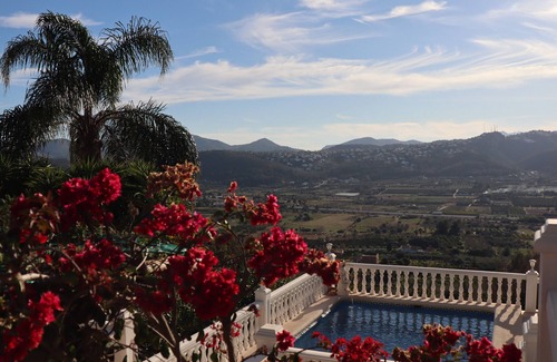 Lanaken Villa | Charming 2-bedroom villa with WiFi, AC in quaint La Sella Pedreguer Spain