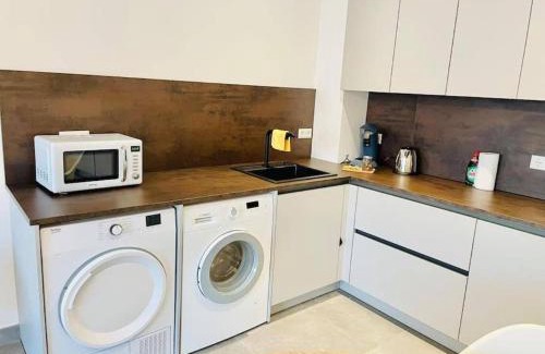 Bonnevoie Apartamento | Charming 2 bedrooms Flat in Center w FREE Parking &Terrace