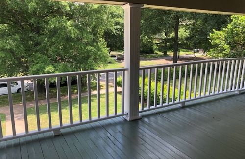 Central Gardens Apartamento | Charming 2-BR apt 4 min to hospital, free WiFi, in Memphis Midtown, free parking
