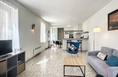 Lamalou-les-Bains Apartamento | Apartamento F3 con Terraza, Cerca del Centro y de los Termas, Lamalou-les-Bains