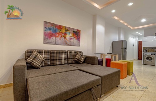 Al Ahyaa Apartamento | Charming 2-bedroom apartment in gorgeous Red Sea Governorate with AC