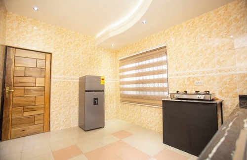 Weija Apartamento | Charming 2-bedroom apartment with AC, WiFi close to the lovely West Hills Mall.