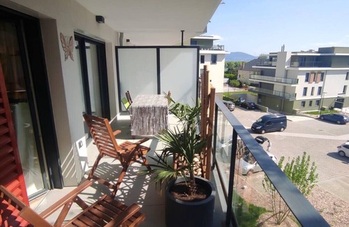 Le Bourget-du-Lac Apartamento | Charming 2 room apartment 300m walk from Lac du Bourget!