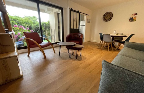 La Rochelle Apartamento | Apartamento con Terraza y Piscina en La Rochelle, Cerca de la Playa y Comercios