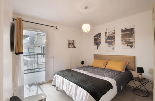 Le Bourget-du-Lac Apartamento | Charming 2 room apartment 300m walk from Lac du Bourget!