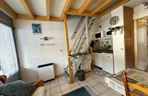 Villard-de-Lans Apartamento | Acogedor ático dúplex para 4 personas, cerca de navette y parque de juegos
