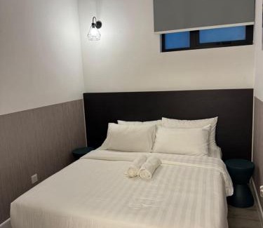 Kampung Pantai Dalam Apartamento | Charming 2-Room with Amenities