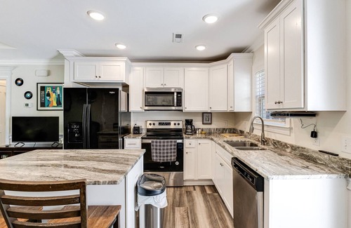 Boiling Spring Lakes Casa | Charming 2B, 2Bth Home In Boiling Spring Lakes, Mins from Southport and Oak Island