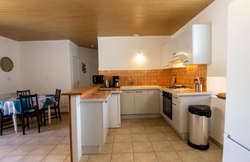 Calviac-en-Perigord Cabaña | Casa encantadora con WiFi, jardín y cerca de Dordogne