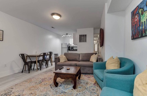 Columbia Heights Apartamento | Charming 2BD/1BA in Hip Area - Near Metro