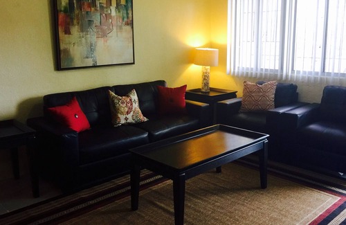 Sinajana Apartamento | ~ 2BD Encanto Condo por Familias ~