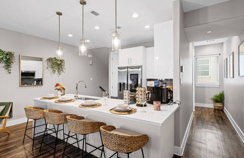 Fort Worth Casa | Charming 2BD: In the Heart of Magnolia & Stylish!